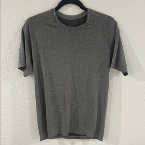 lululemon athletica Gray Short Sleeve Tee